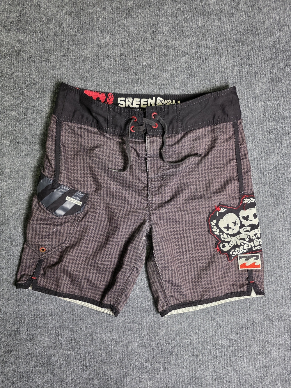 Vintage Limited Edition Men's Billabong X Green Day Boardshorts Size 28